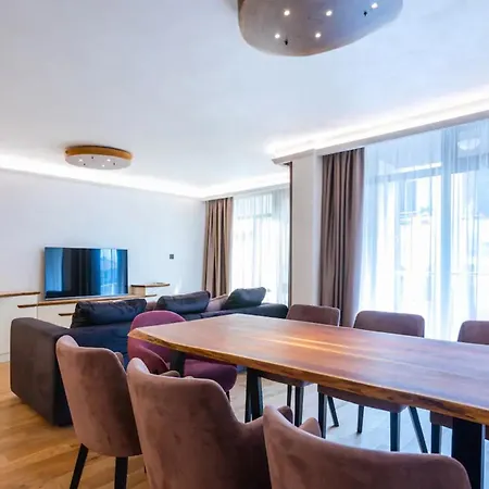 Daire Apartamento Espacoso E Luminoso *